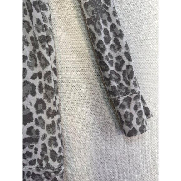 Tahari Womens Knit Sweater Top M Leopard Print Long Sleeve Casual - Picture 10 of 10